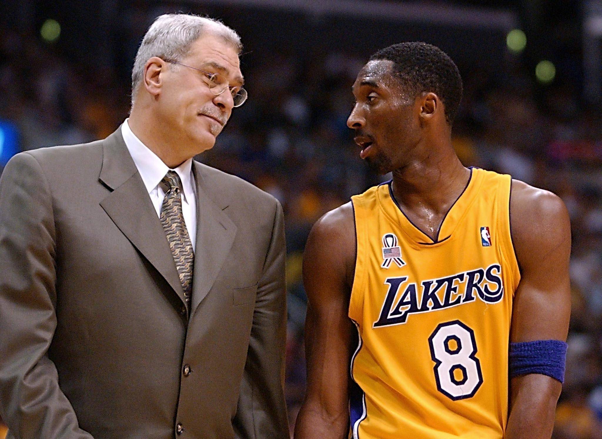 包含NBA名人堂传奇球员力挺年轻后辈，篮球传承一脉相承的词条