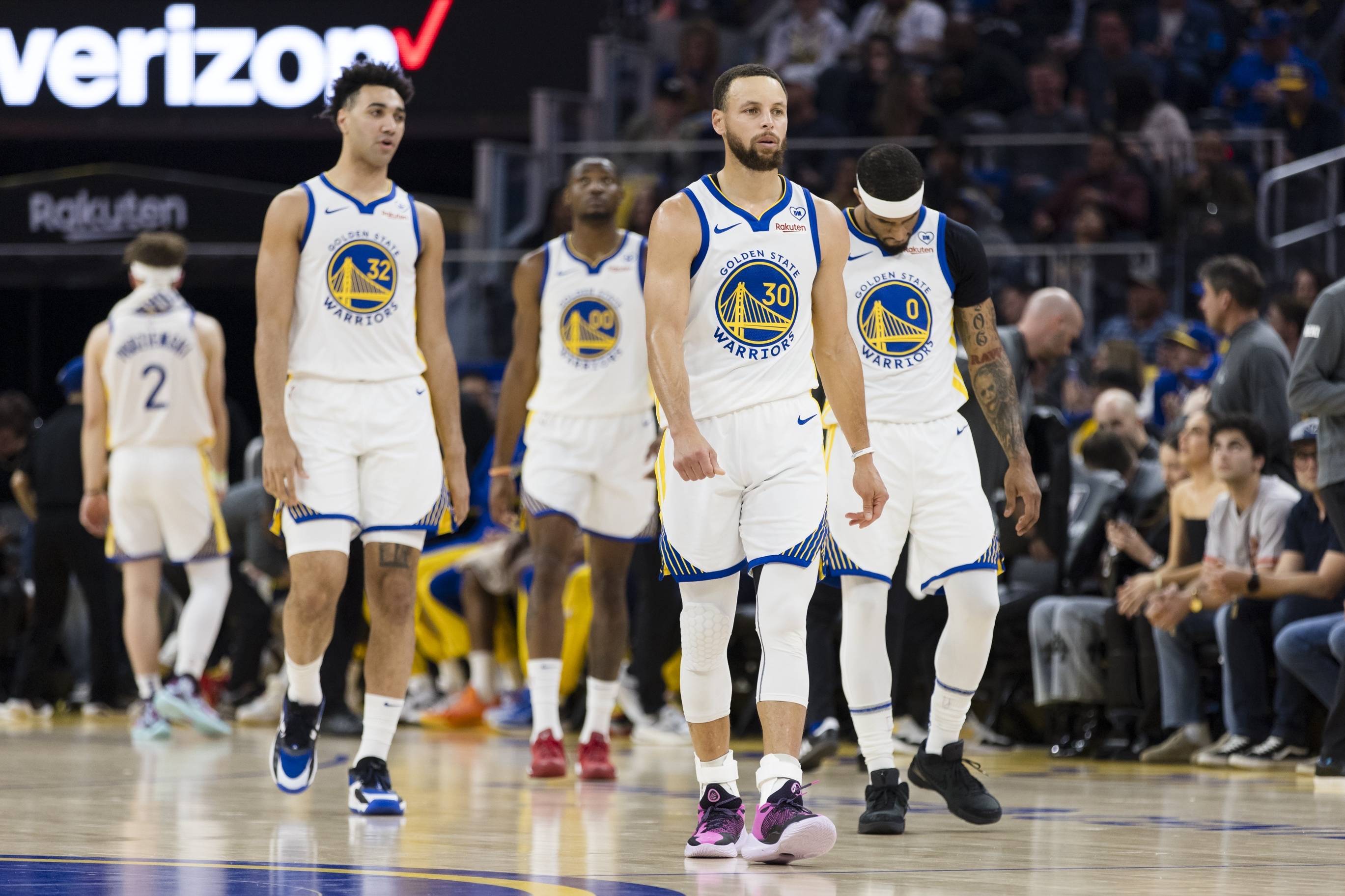 开云体育登录-NBA球队新赛季备战紧张，教练组调整阵容