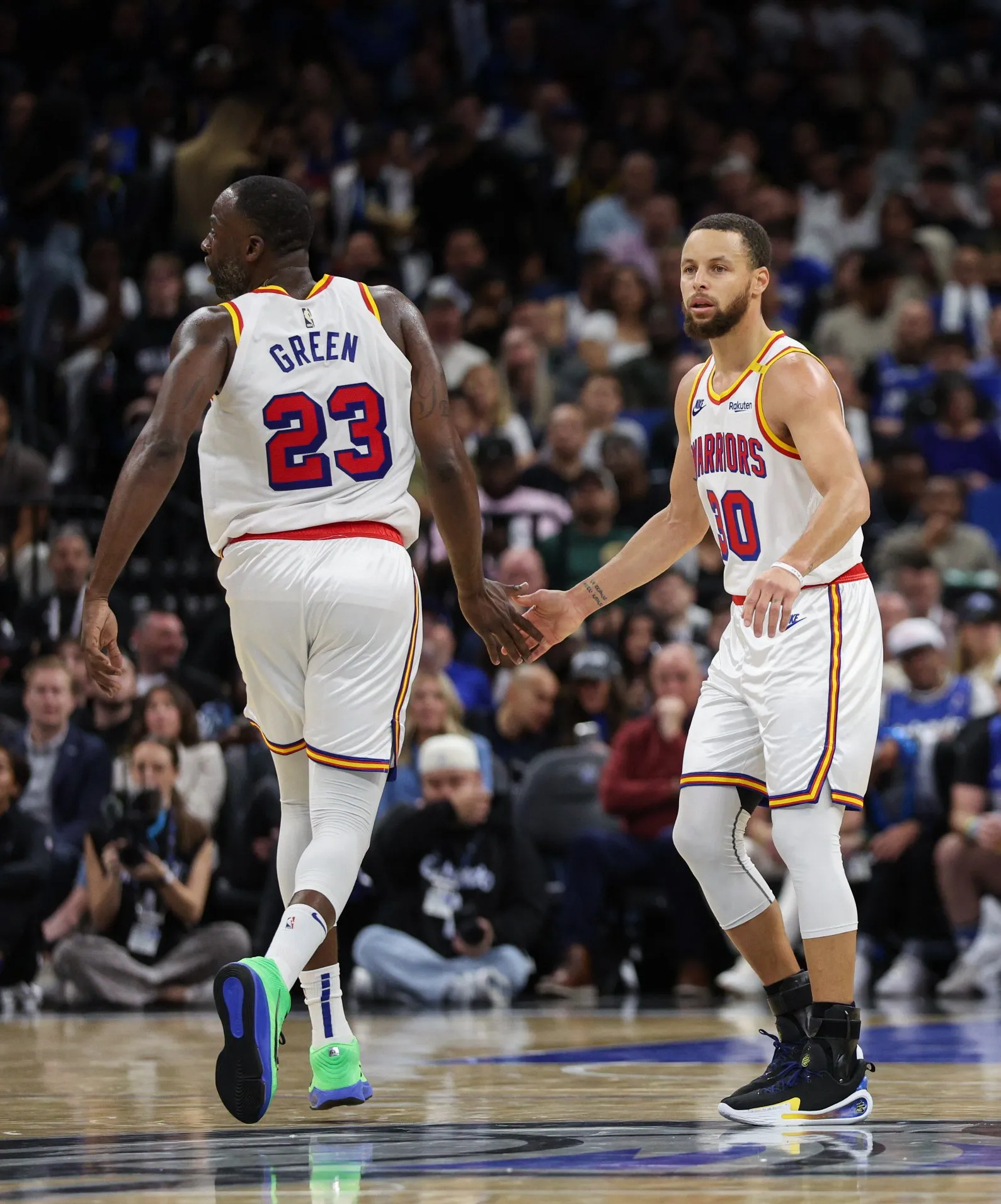 包含魔术鏖战勇士,库里带队取胜的词条 包含魔术鏖战勇士,库里带队取胜的词条