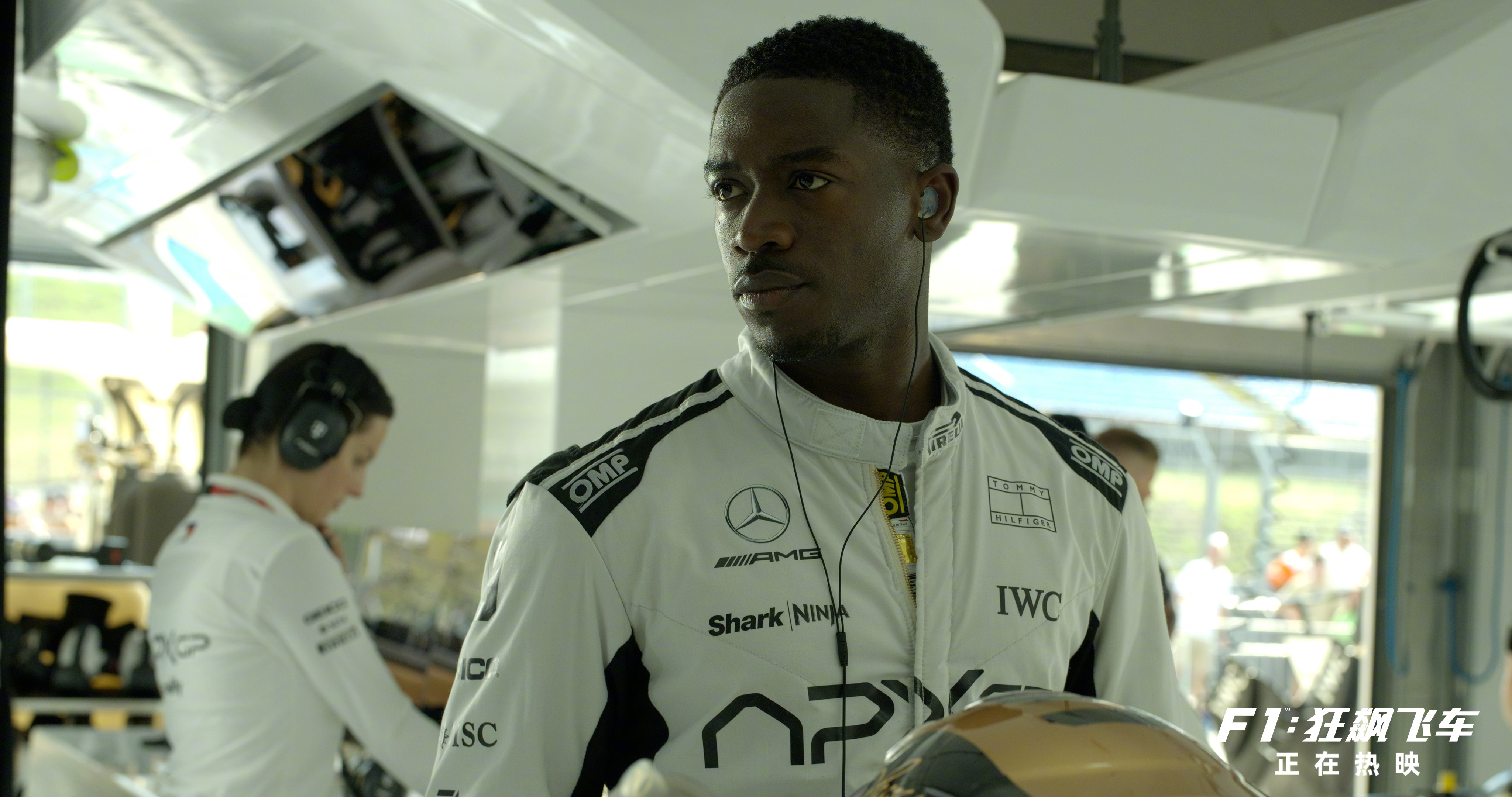 梅赛德斯鏖战红牛车队,阿隆索状态火热 梅赛德斯鏖战红牛车队,阿隆索状态火热