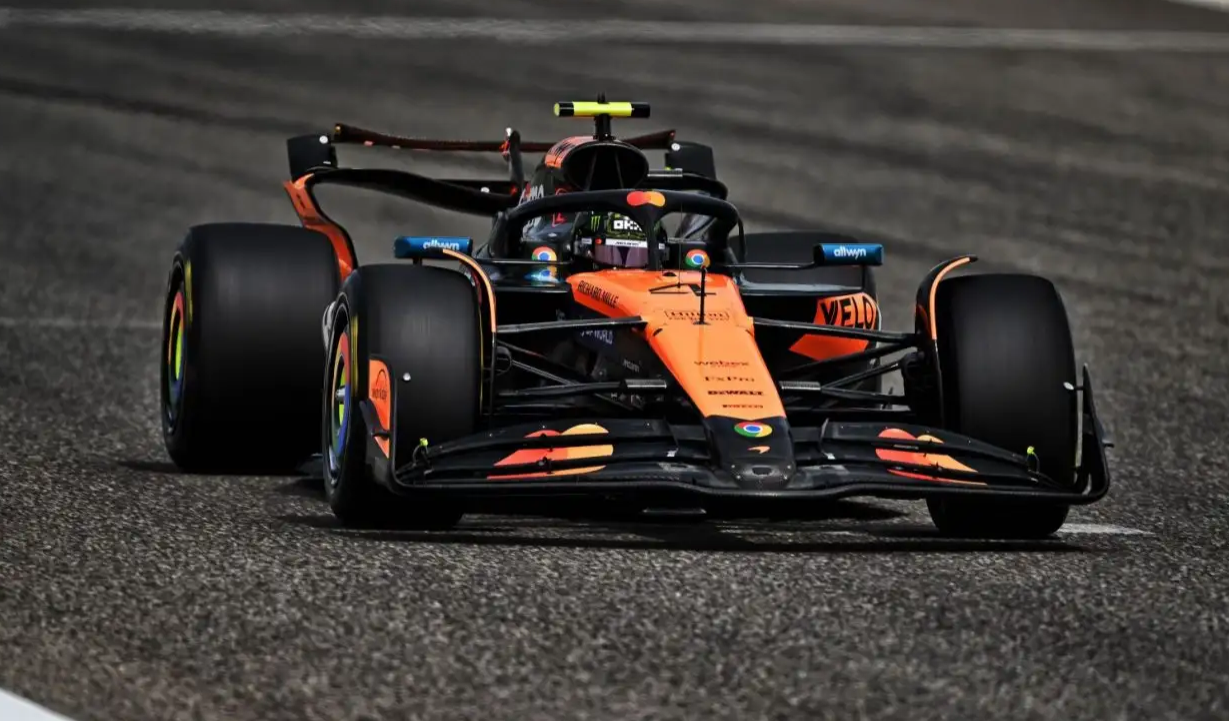 开云下载-红牛二队横扫迈凯伦，拉塞尔惊艳四座